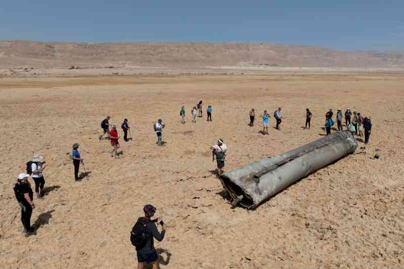 Un misil balístico interceptado que cayó cerca del Mar Muerto en Israel