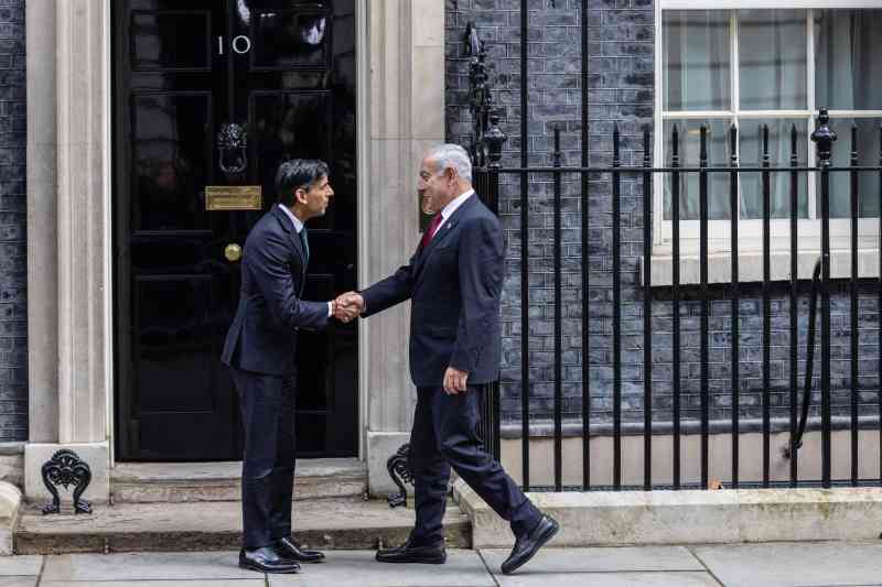 Rishi Sunak da la bienvenida a Binyamin Netanyahu a No 10, marzo de 2023